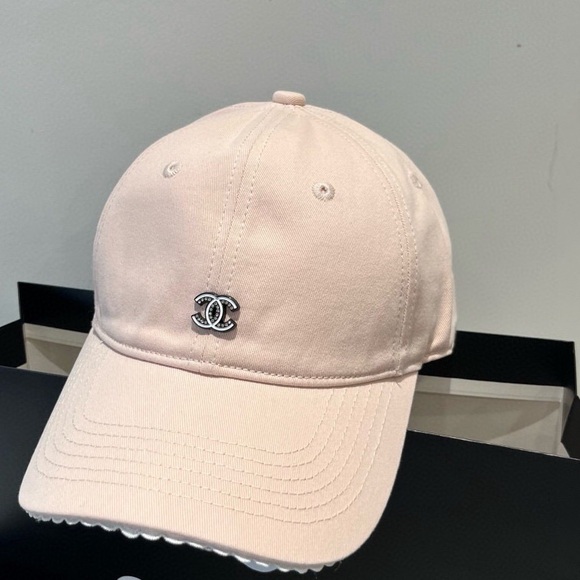 Chanel Soft Pink Cap with Logo - Picture 4 of 5